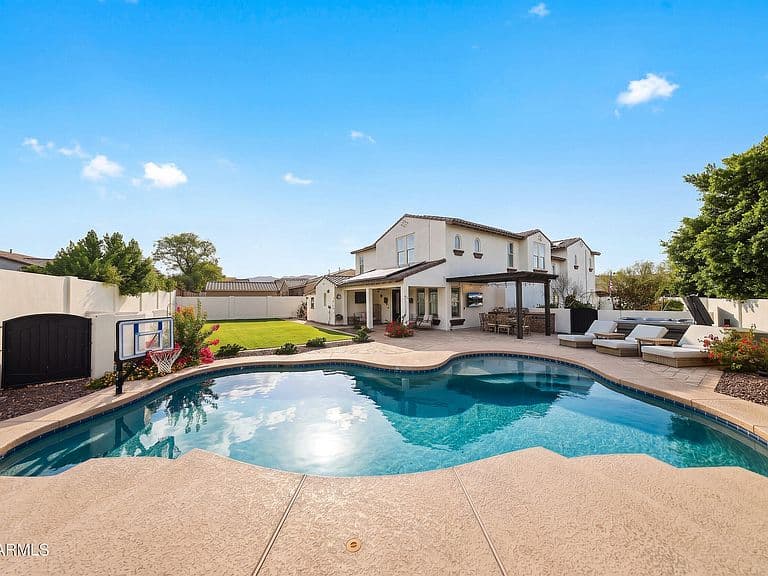 20607 W HOLT Drive photo 2