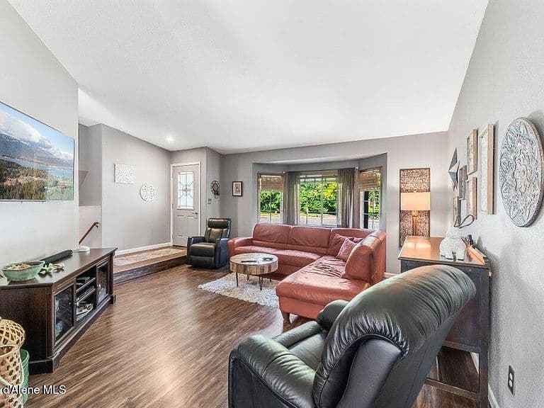 3800 N Trevino Dr photo 3