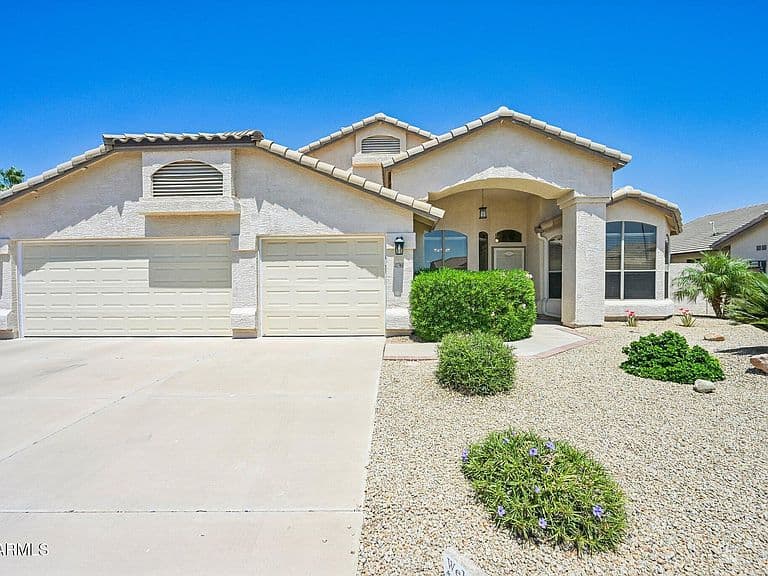 12740 W CAMBRIDGE Avenue photo 1