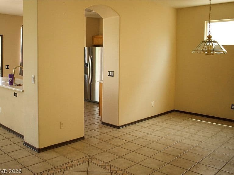 7804 Picnic St photo 5