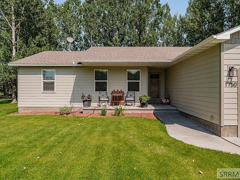 1750 Clements Ln photo 5