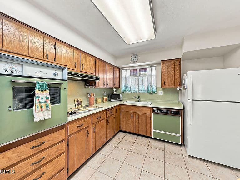 10210 W TWIN OAKS Drive photo 4