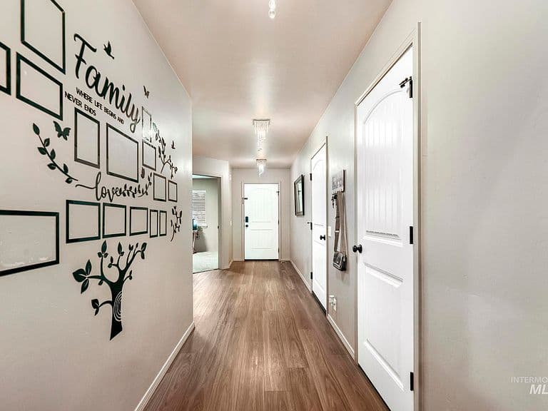 523 W Avenue H photo 5