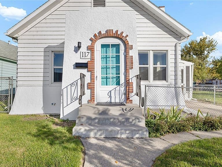 117 Terry Ave photo 4