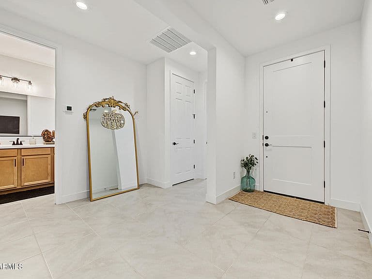 20090 W MONTECITO Avenue photo 5