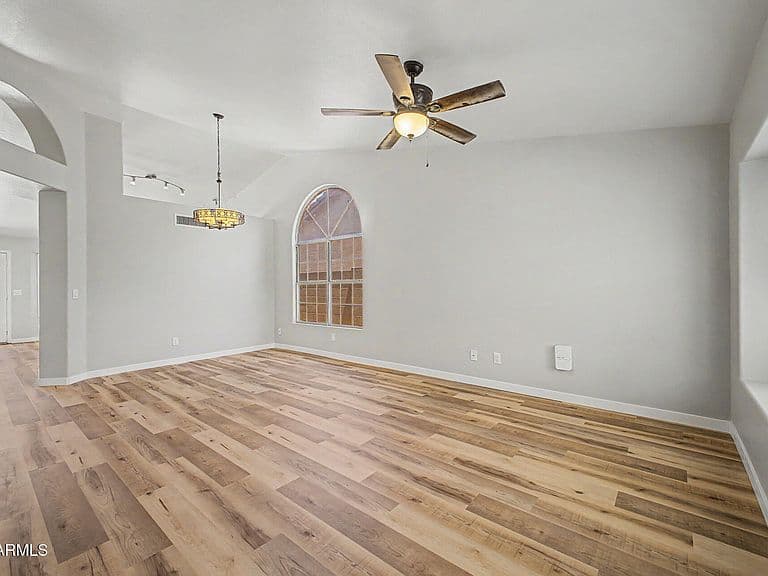 2434 E CATHEDRAL ROCK Drive photo 5