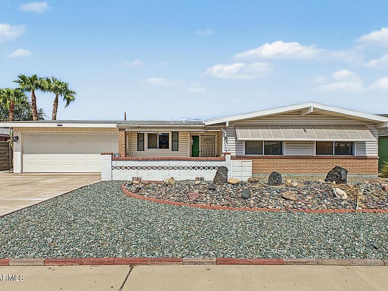 10408 W CAMDEN Avenue photo 1