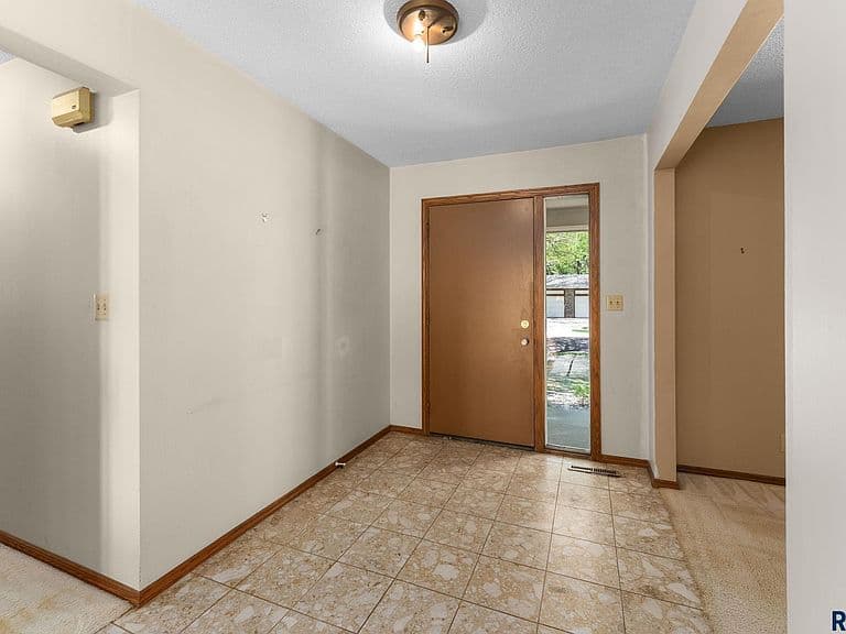 2420 E Stanton Dr photo 3