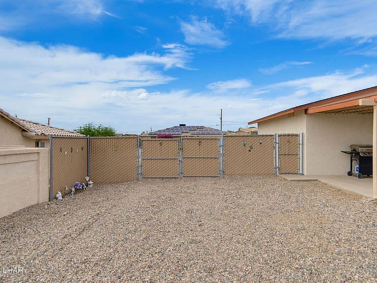 3860 Sweetgrass Dr photo 3
