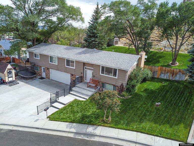 1050 Boulder Dr photo 1