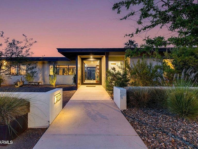 2022 E GARDENIA Avenue photo 1