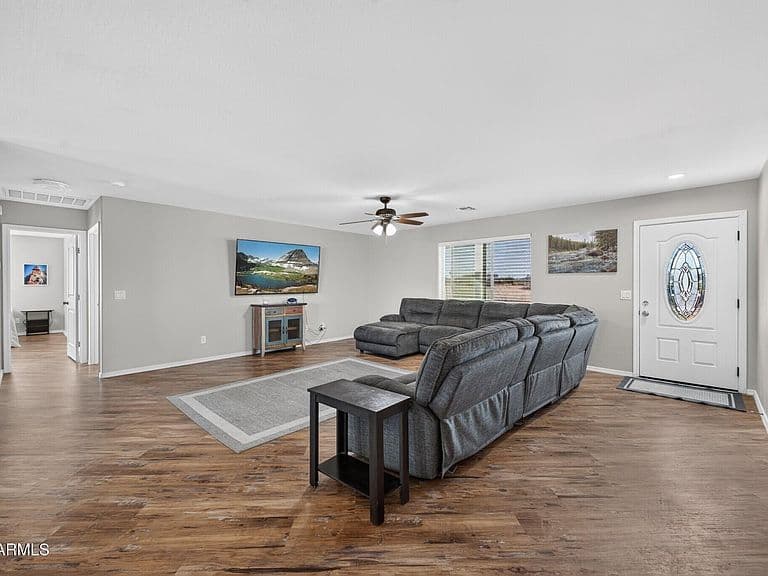 21412 E CHANNEMAYBELL Lane photo 3