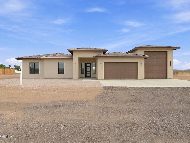 22244 W ROY ROGERS Road photo 1