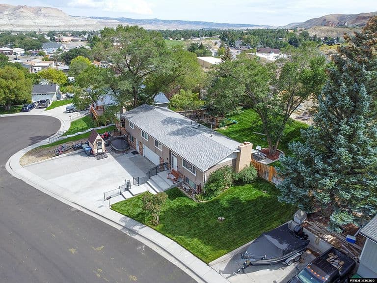 1050 Boulder Dr photo 3