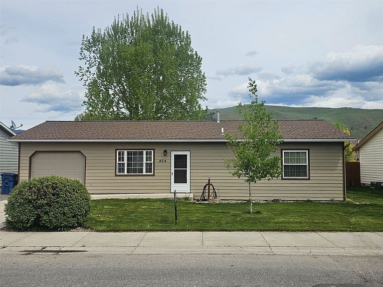 424 Lake Side Dr photo 1