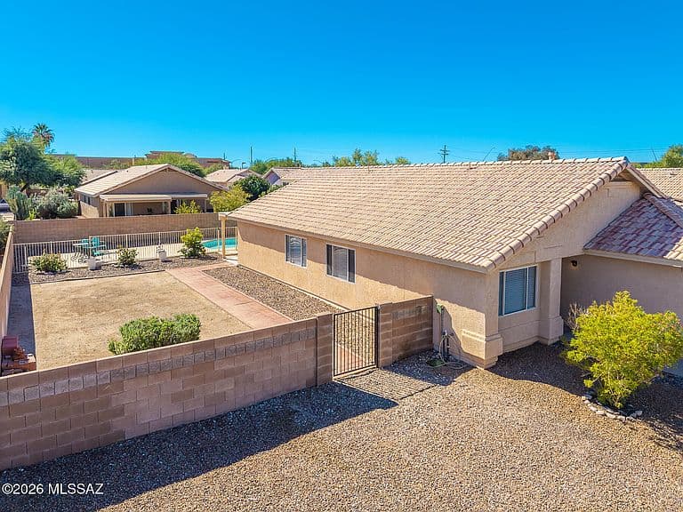 9550 E Magdalena Rd photo 3