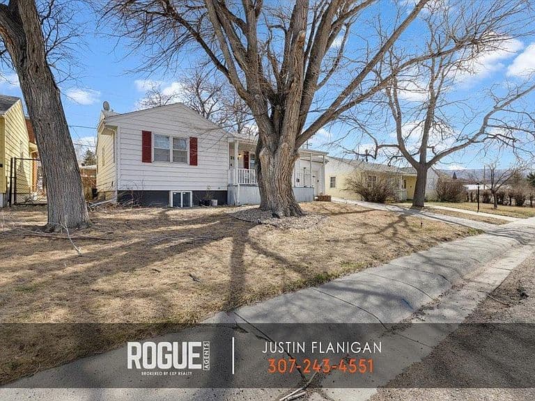 2131 Hyview Dr photo 1