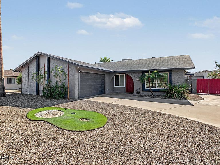 637 W GARNET Avenue photo 3