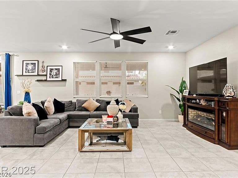 7502 Lush Oasis Ave photo 3