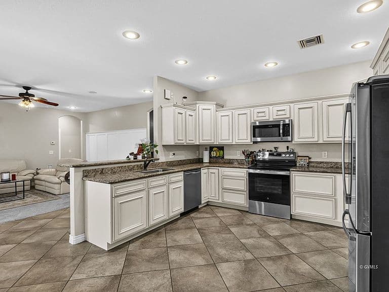 2707 W Bobwhite Ln photo 5
