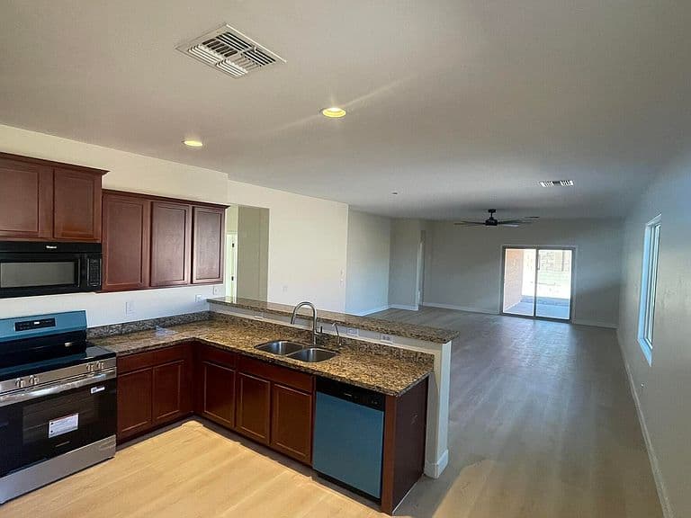 25422 W MALDONADO Court photo 1