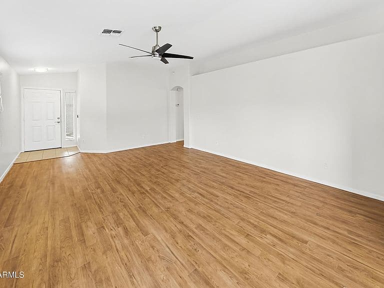 4924 W GLASS Lane photo 4