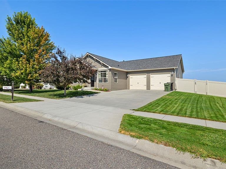 1409 Matador Ave photo 3