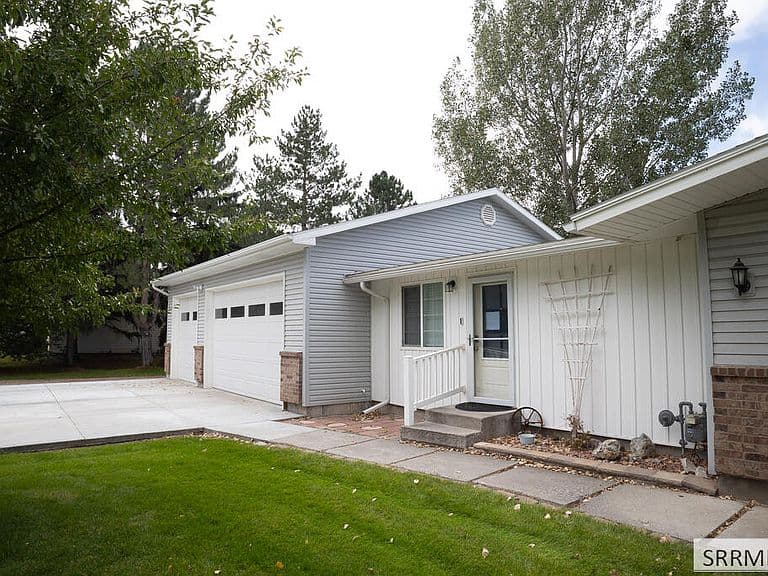 2254 S Bellin Rd photo 3