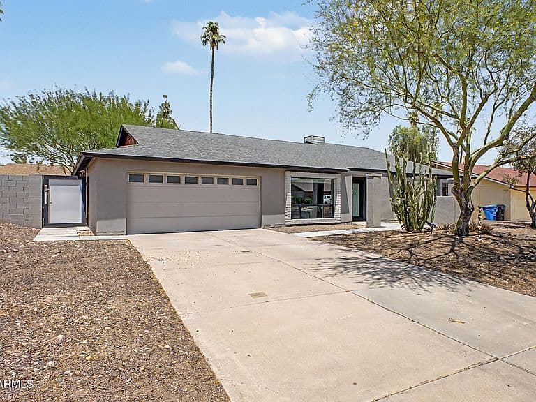 2276 E CHRISTY Drive photo 4