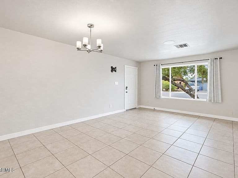 2138 E YALE Drive photo 3