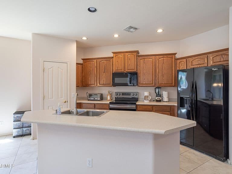 1415 E MORELOS Street photo 5