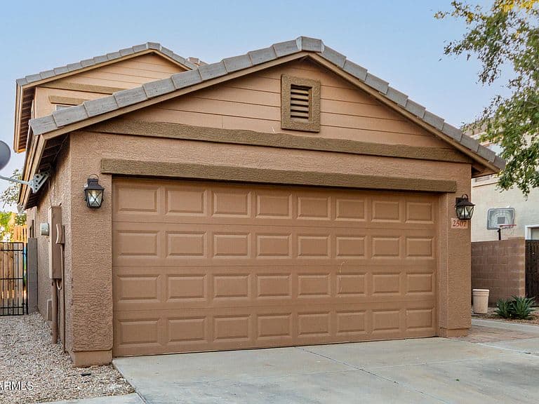 2507 W Desert Spring Way photo 2