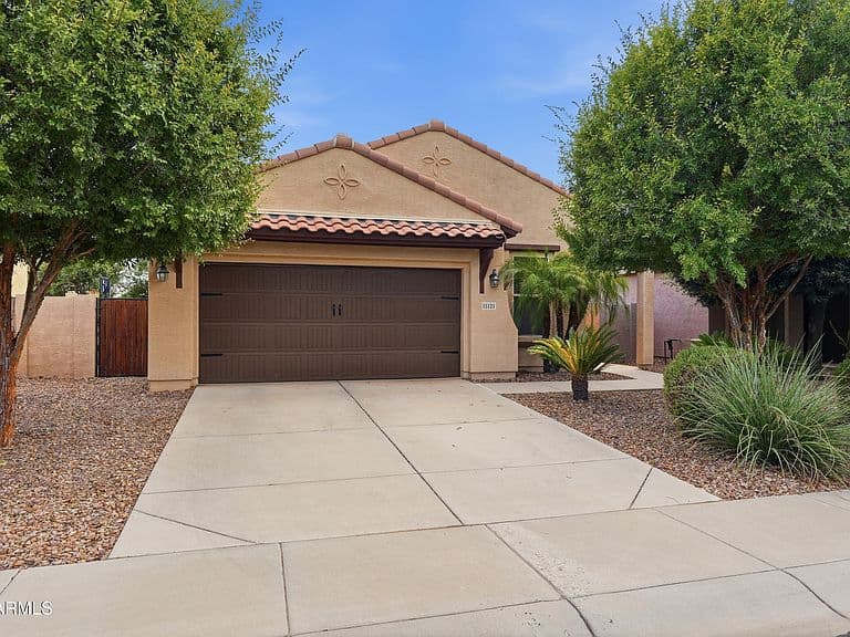 11121 E SHEPPERD Avenue photo 1
