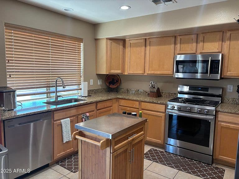 2411 W LUCIA Drive photo 1