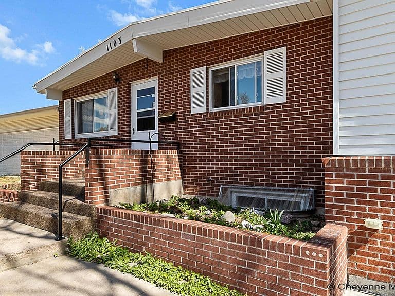 1103 Rosebud Rd photo 3