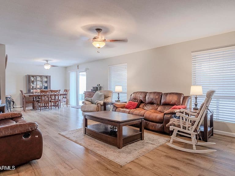 10233 E Navajo Place photo 3