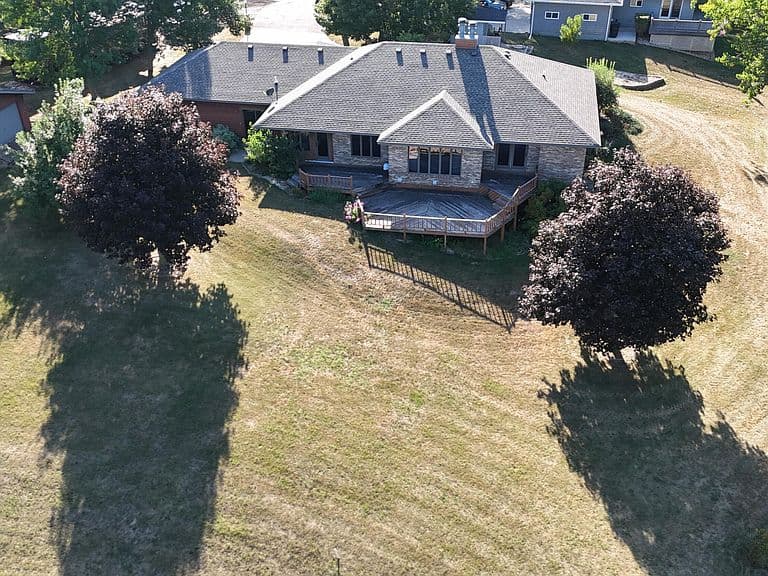 116 Country Club Dr photo 2
