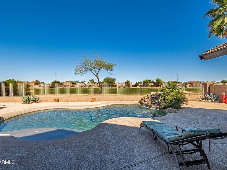 22107 N REIS Drive photo 5