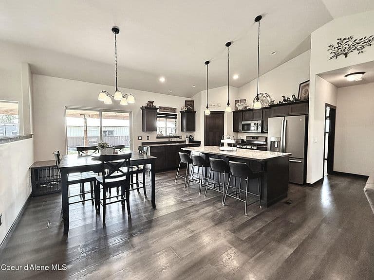 854 W Ashworth Ln photo 3