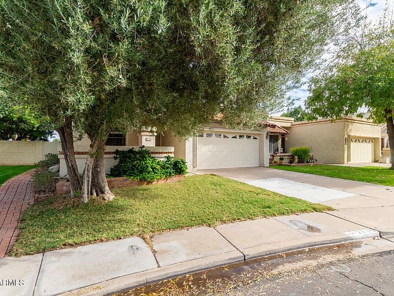 2719 S Santa Barbara photo 5