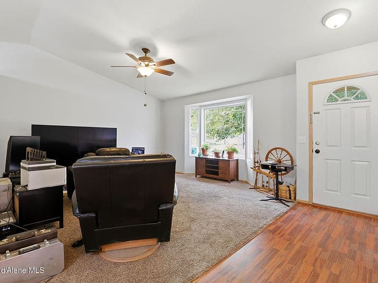 1053 W Heron Ave photo 5