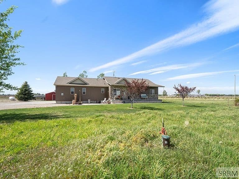 4353 E 278 N photo 4