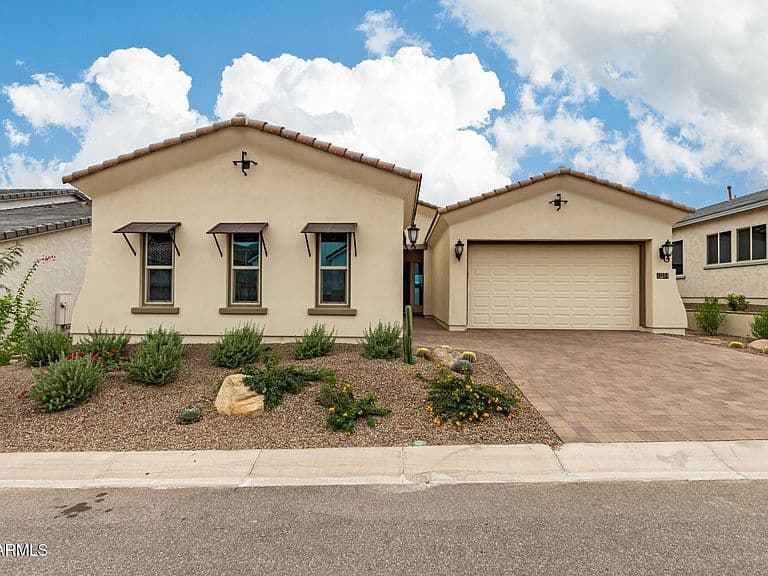 21553 W PIERSON Street photo 2