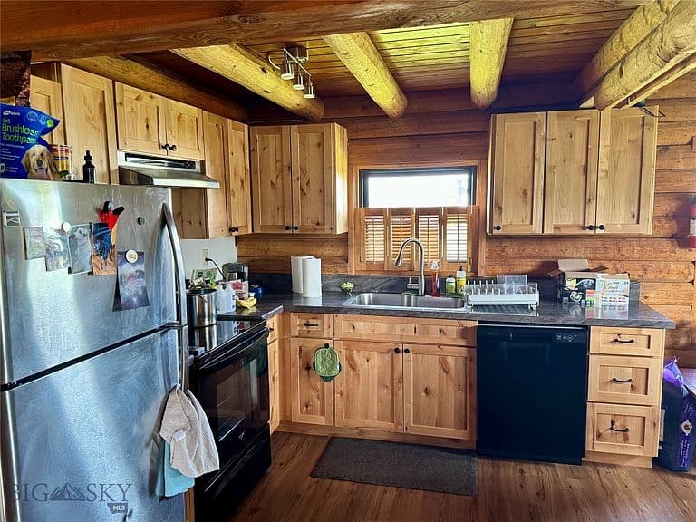 1075 Bulltail Rd photo 2