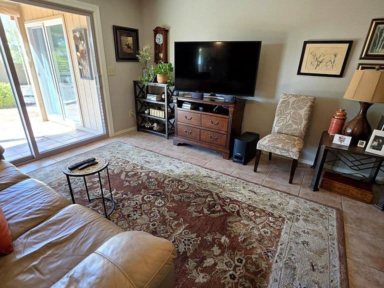 10521 E ELMHURST Drive photo 5