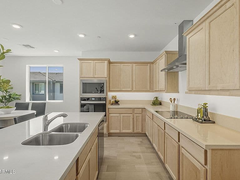 2121 W SONORAN DESERT Drive #99 photo 2