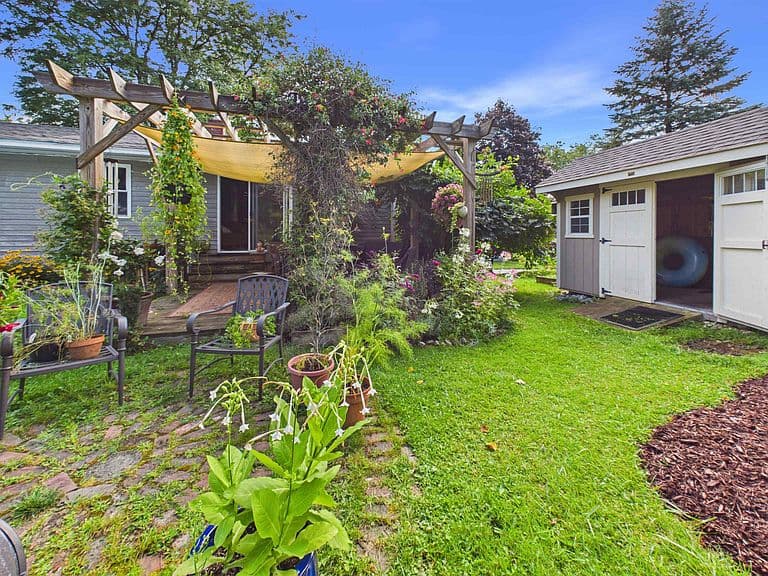 4 Newport Drive photo 3
