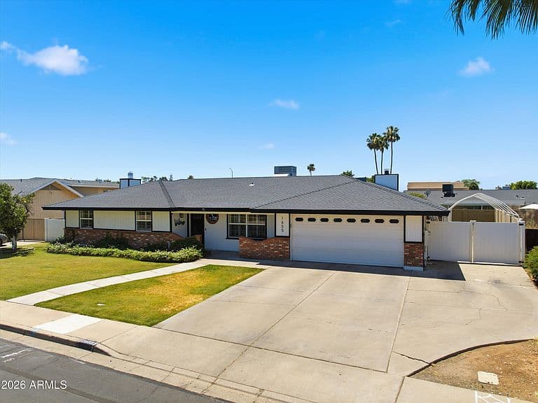 1655 E GLADE Avenue photo 1