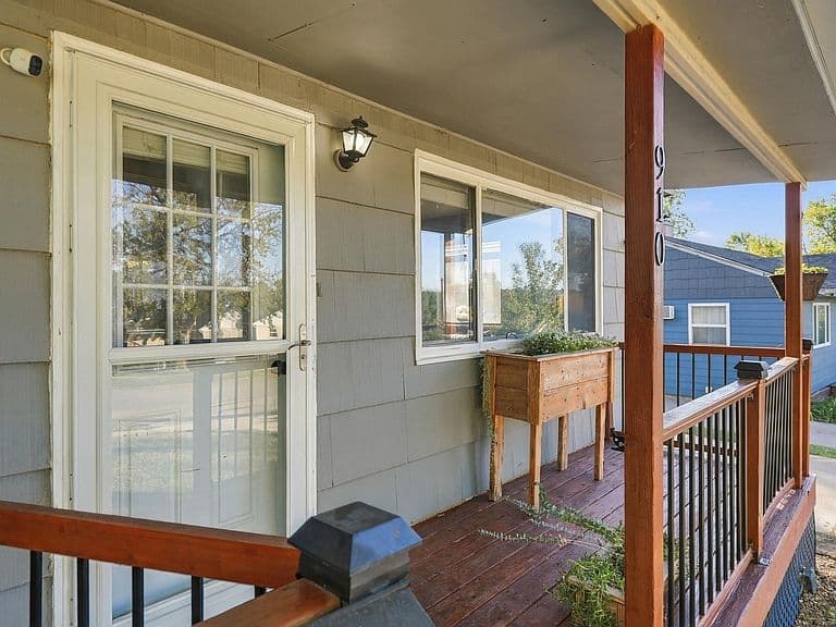 910 Allen Ave photo 5