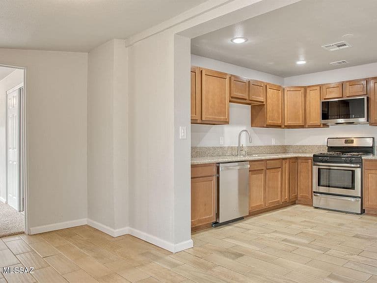 949 W Calle Aragon photo 5